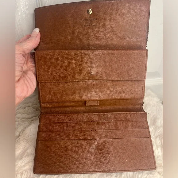 LOUIS VUITTON MONOGRAM PORTE TRESOR INTERNATIONAL WALLET - Picture 10 of 15